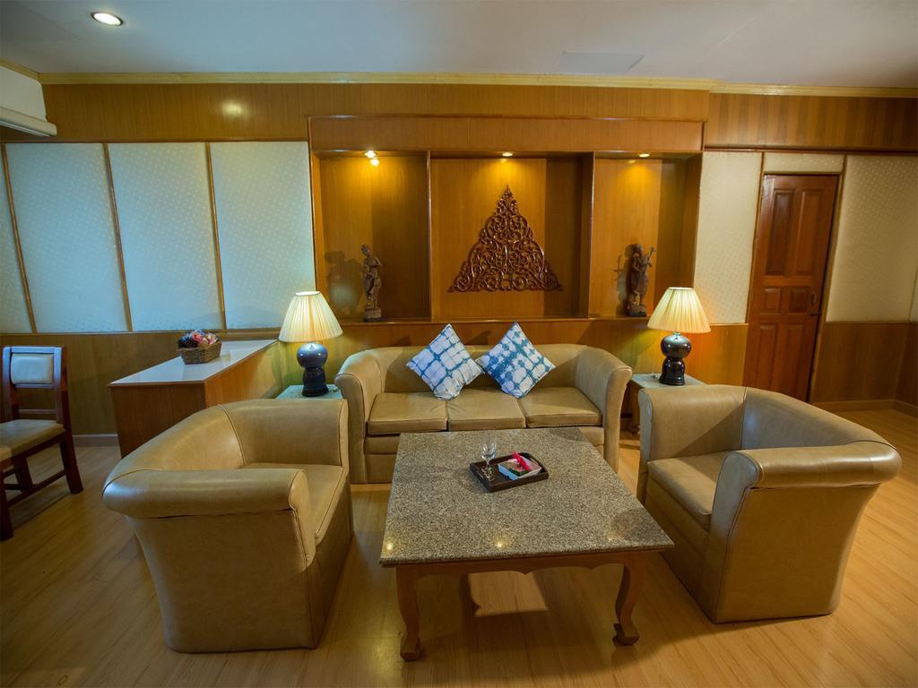Phrae Nakara Hotel Extérieur photo