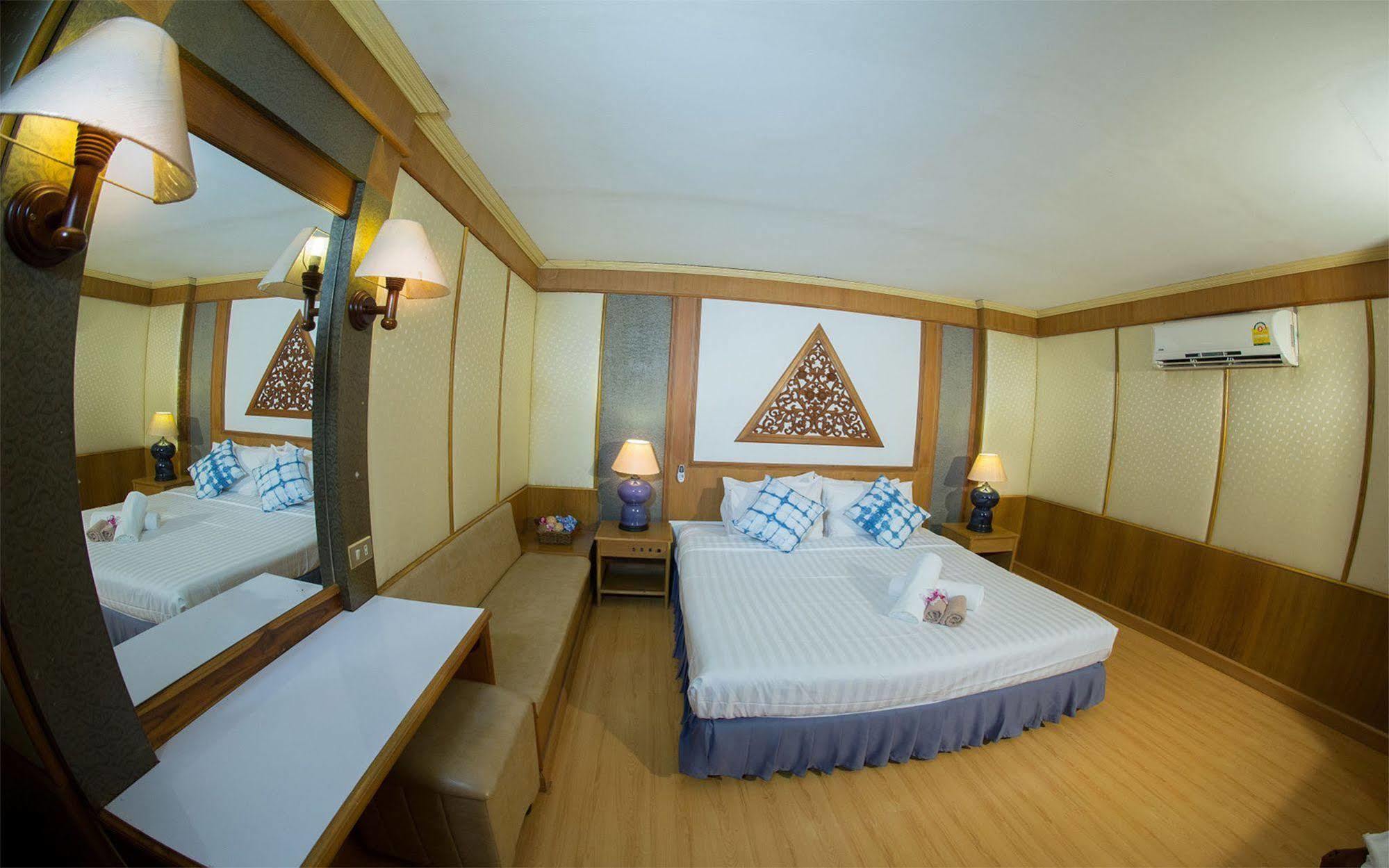 Phrae Nakara Hotel Extérieur photo