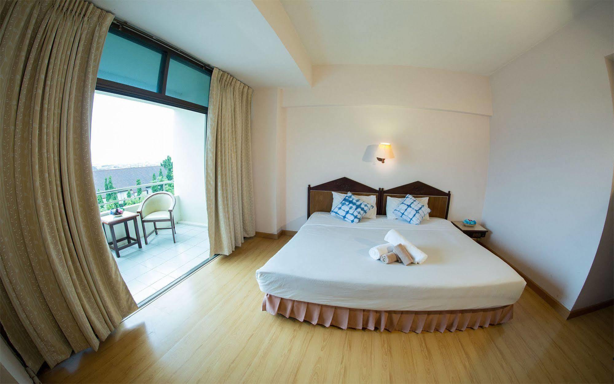 Phrae Nakara Hotel Extérieur photo