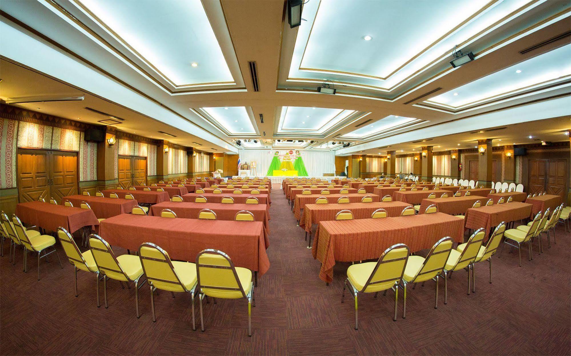 Phrae Nakara Hotel Extérieur photo